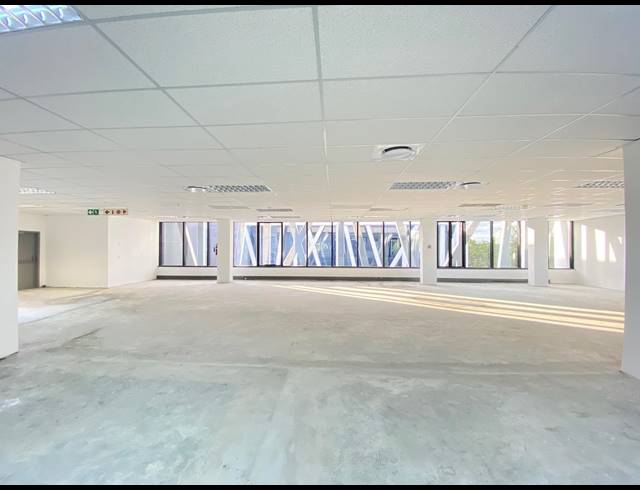 733M² OFFICE TO LET IN BRYANSTON